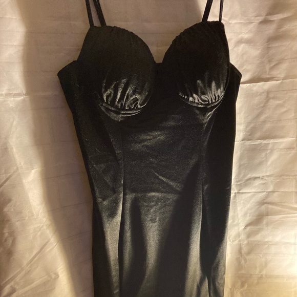 LBD - Picture 5 of 9